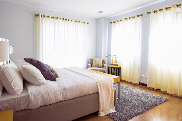 How to soundproof a bedroom: practical solutions for a quiet sleeping area